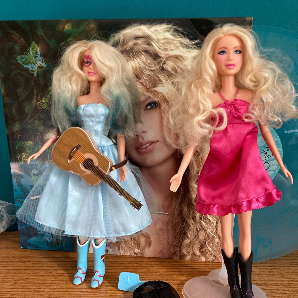 Taylor Swift doll